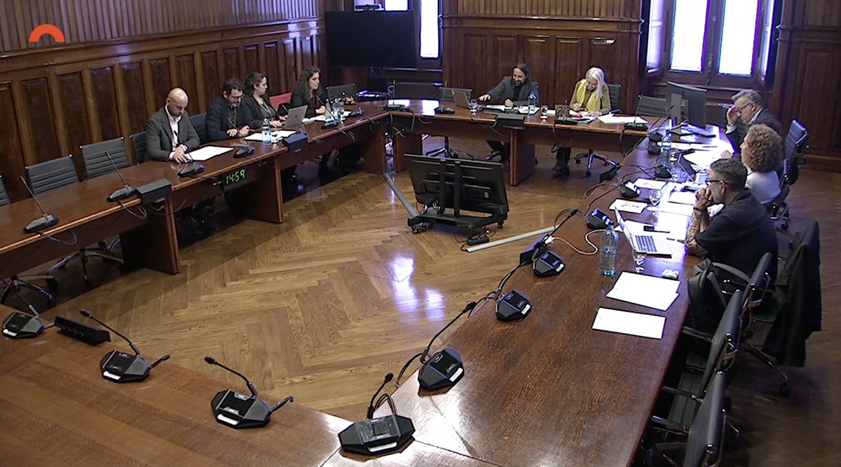 SomEnergia's tweet image. 🟢 Hoy hemos comparecido en el @parlamentcat por el Proyecto de Ley de la Economía Social y Solidaria.

Mensaje claro: la energía es un derecho, no una mercancía. Hay que proteger el modelo cooperativo y poner la vida y el bien común en el centro. ⚡

#EconomiaSocial #ESS #Coop