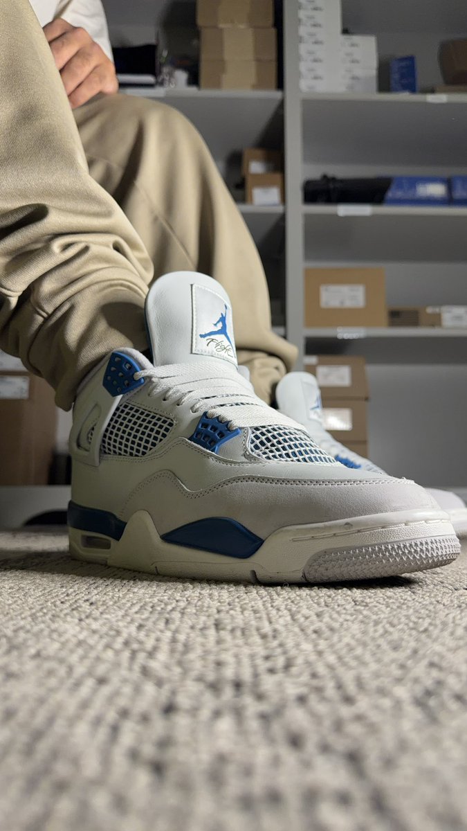 horns2181's tweet photo. Felt like a Jordan 4 military blue type of day https://t.co/rnhSqxgHLz