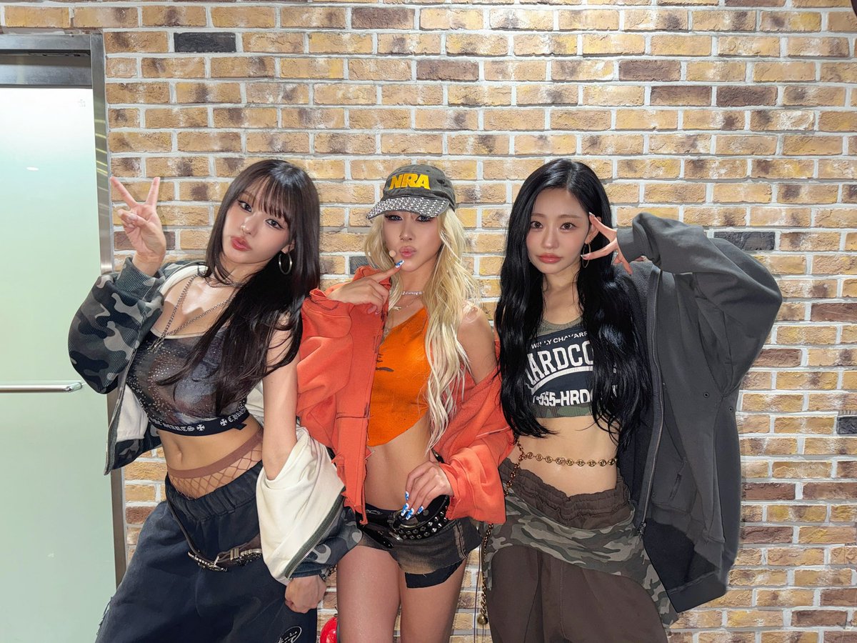 웆소행 tweet media