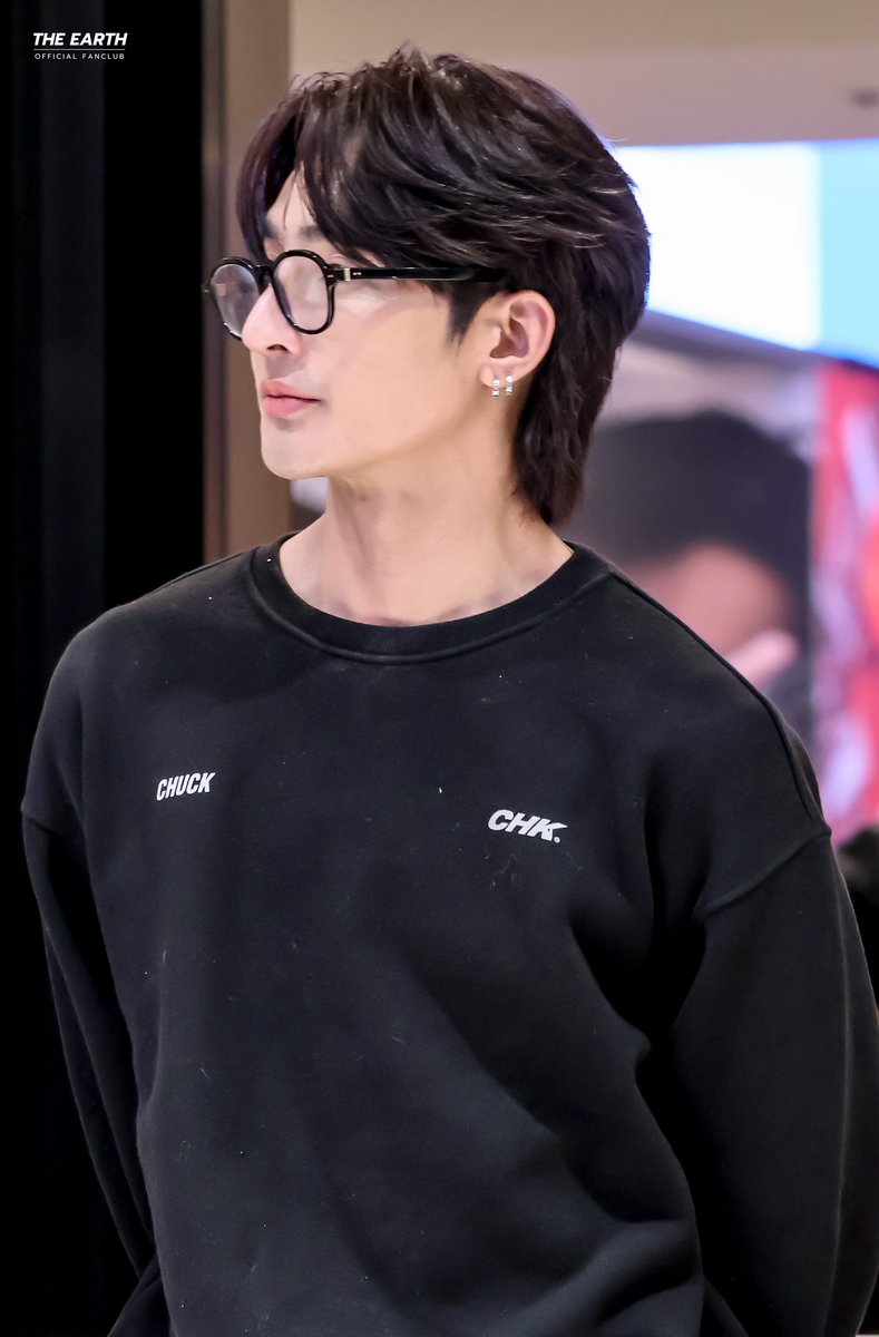 EarthOfficialFC's tweet image. อย่างเท่เลยครับ

[20260417] - #OnlyFriendsDreamOnEP8

Earth Pirapat 
@Earth_Pirapat #EarthPirapat