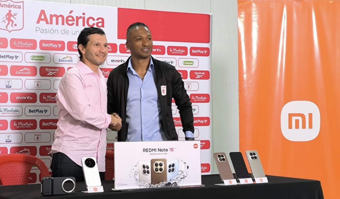 Alianza comercial firmó <a href="/AmericadeCali/">América de Cali</a> y la firma Xiaomi representante de los teléfonos Redmi. 1 año de vinculación y habrá interacciones en redes sociales con el equipo y sus hinchas. <a href="/AmericadeCali/">América de Cali</a>