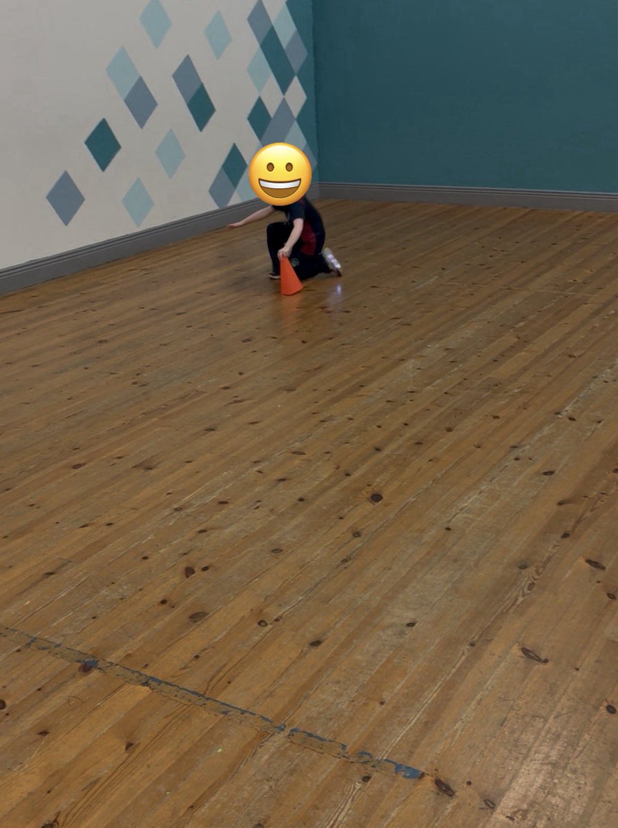 BarryMullane1's tweet photo. Object control/manipulative skills are categories of FMS. Combine/link them to hurling 

•Free play, striking lots of balls is fun 
•Fun games for skill development (2v2-4v4)
•Keep the kids on task, not in a line. 

Full audio description on @DeelySport in kids &amp; activities https://t.co/8yMGSvLPYv