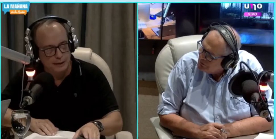 Ahora en 104.7 
Anses en La Radio. Nos visita el titular de la seccional Chaco, Alfredo Rodríguez. Comunicate al fijo: 4 44 33 66 y realizá tu consulta en vivo.