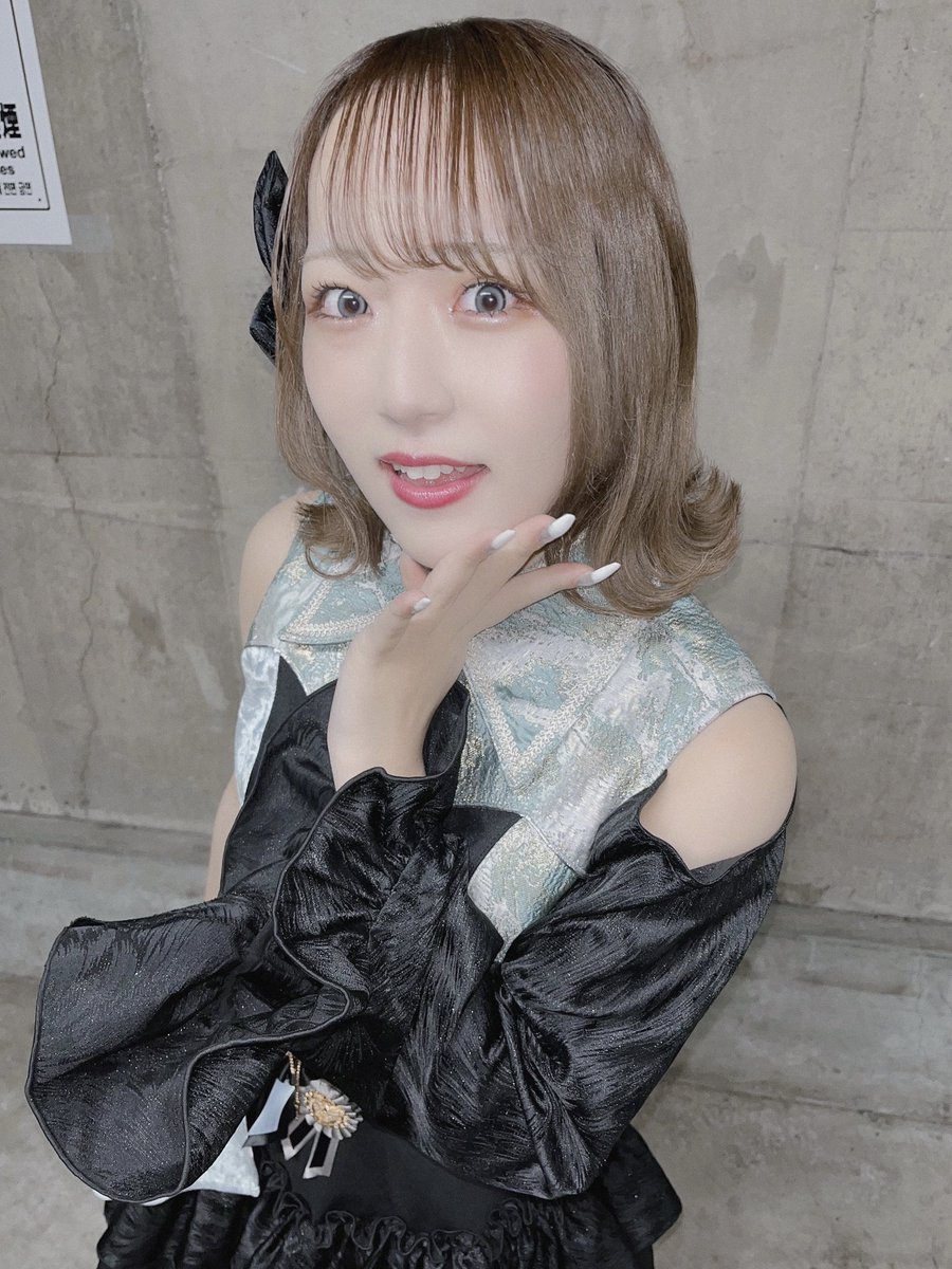 閃牙りな tweet media