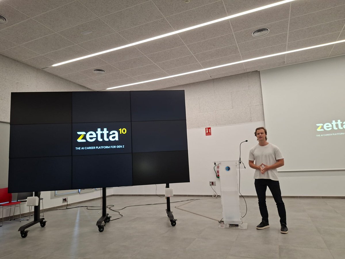 BStartup tweet media