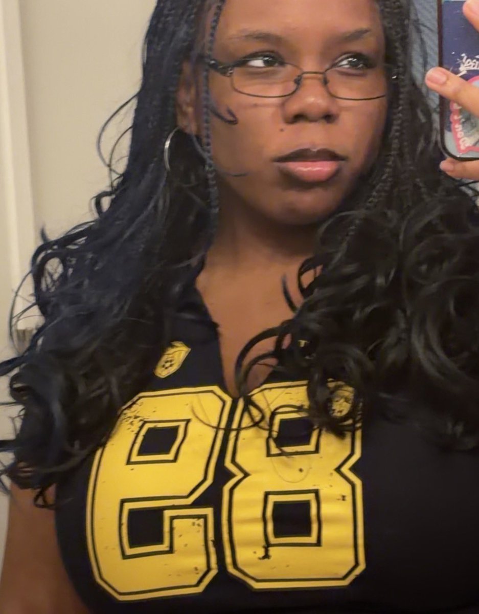 d ✘ misses justb 😔 tweet media