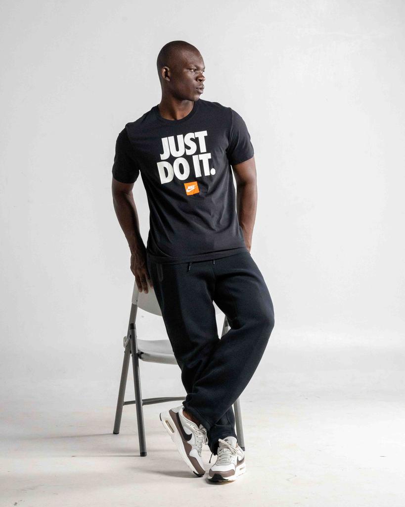 franklin_tissa's tweet image. #JustDoIt.      by @Nike ipo hapa #JusFit