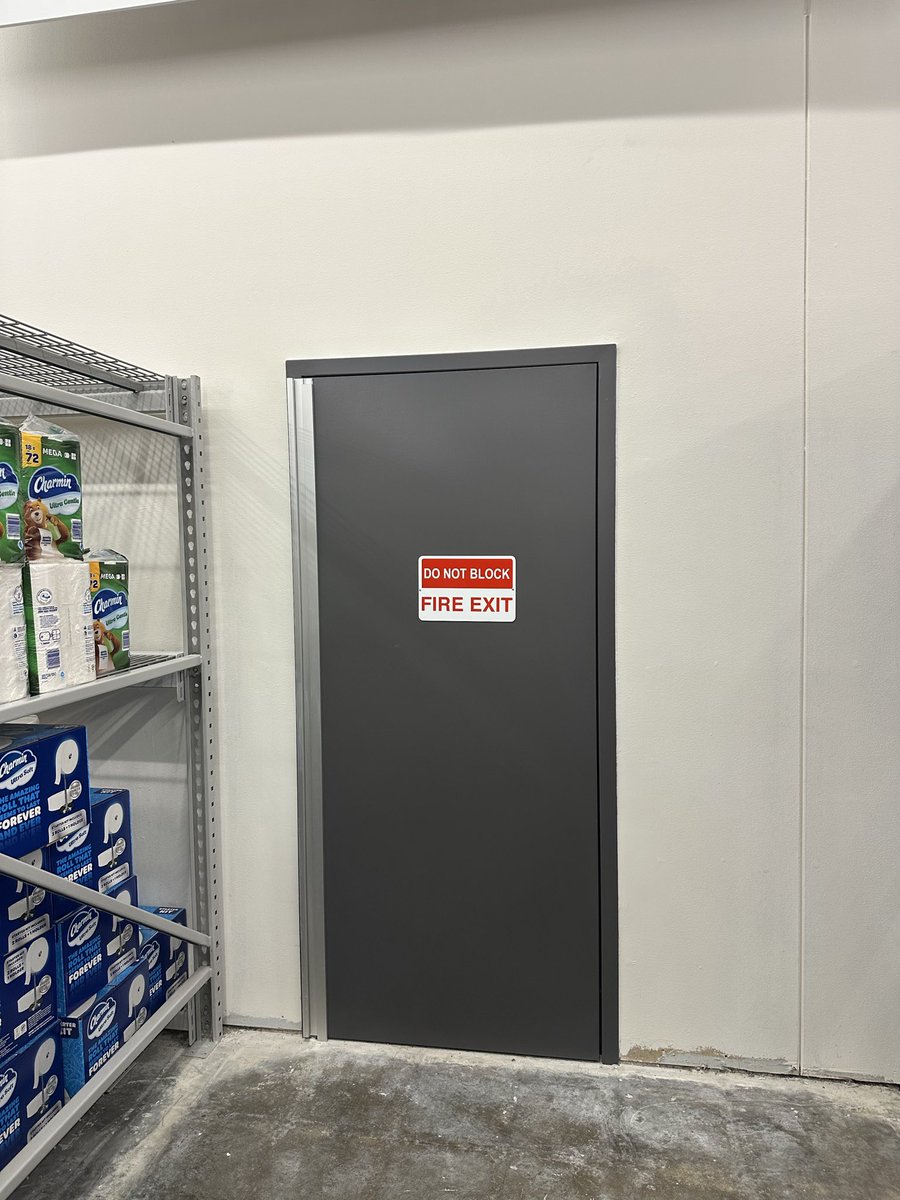 CoreyMc87's tweet photo. @Walmart explain how the hell this works. Looks like a major lawsuit to me. https://t.co/OsJLvaUf70