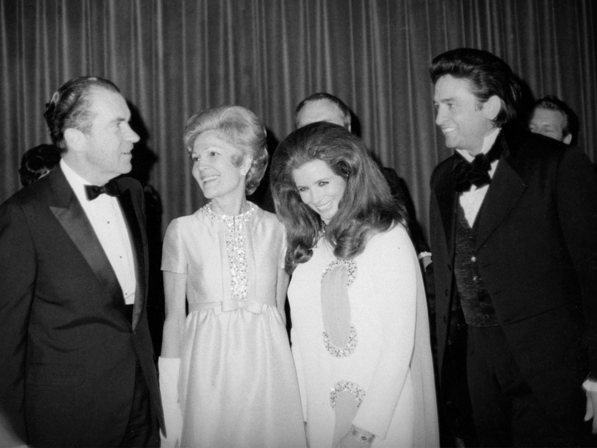 Johnny Cash tweet media