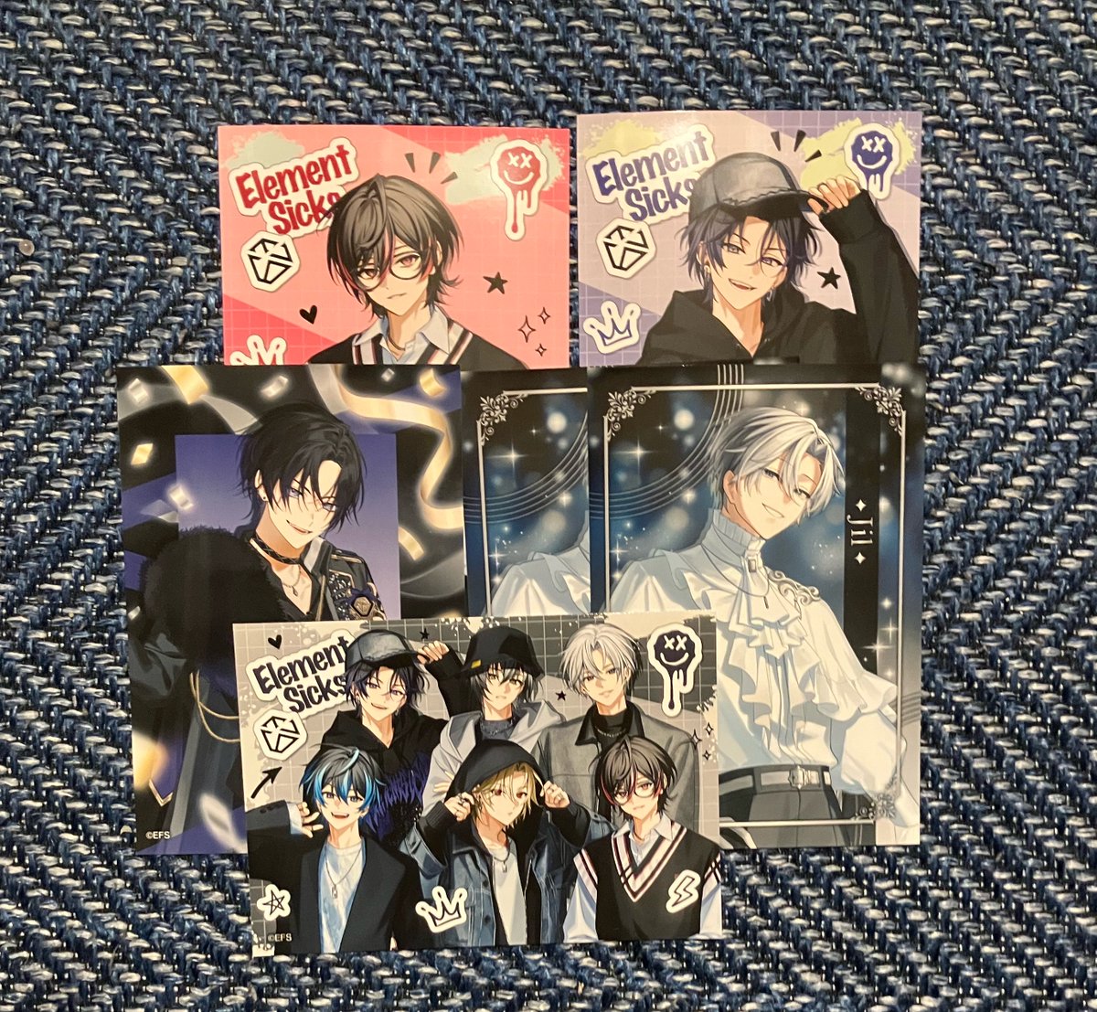 Sky_Night_2's tweet photo. @kf8dhx 検索よりお声がけ失礼します。
時差申し訳ございません🙇‍♂️
当方、💜様の周年ビジュを1枚持ち合わせております。
🩵様の書き下ろしと交換は可能でしょうか？
ご検討よろしくお願いいたします🙇‍♀️ https://t.co/esMY1wnXRa