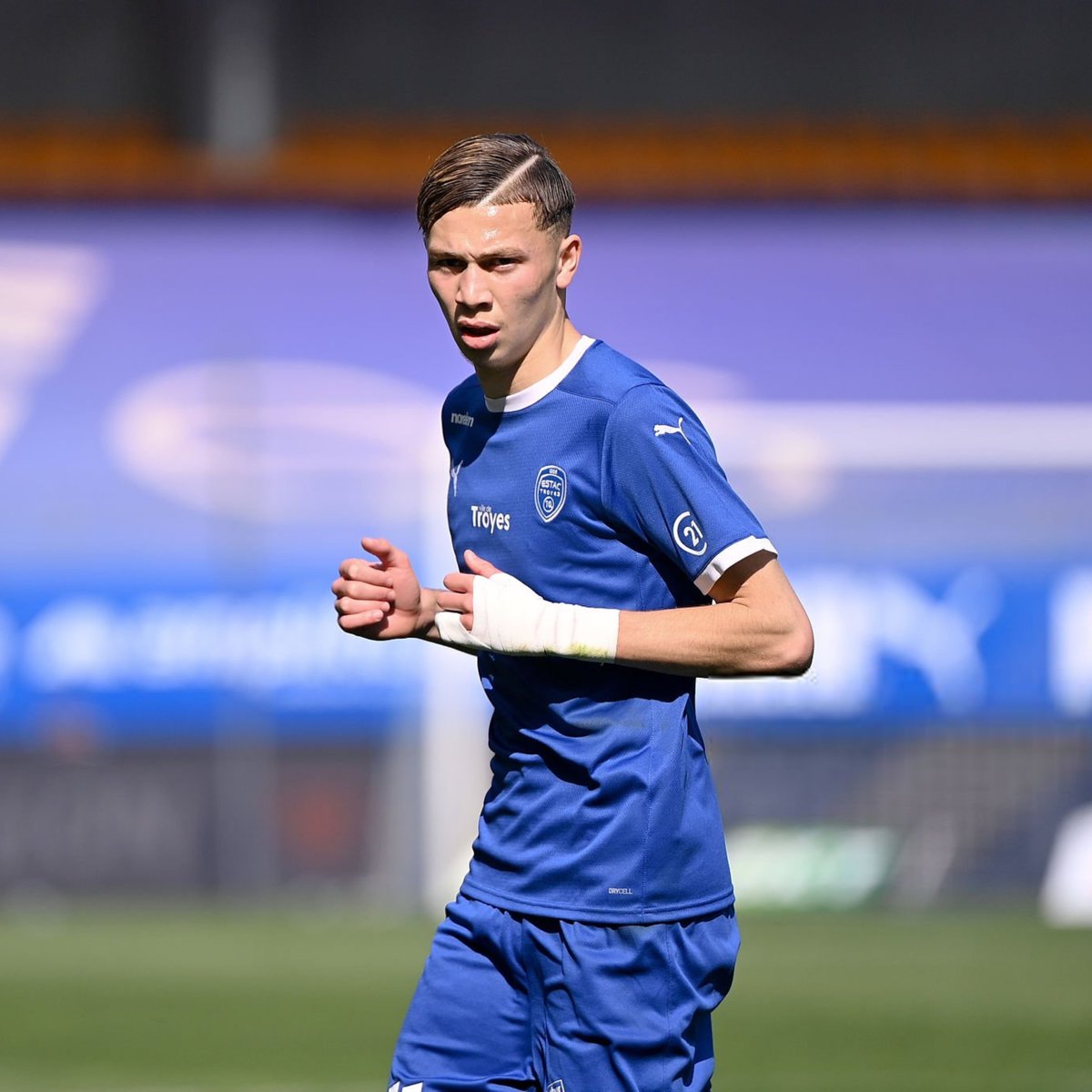 Vibes Foot tweet media