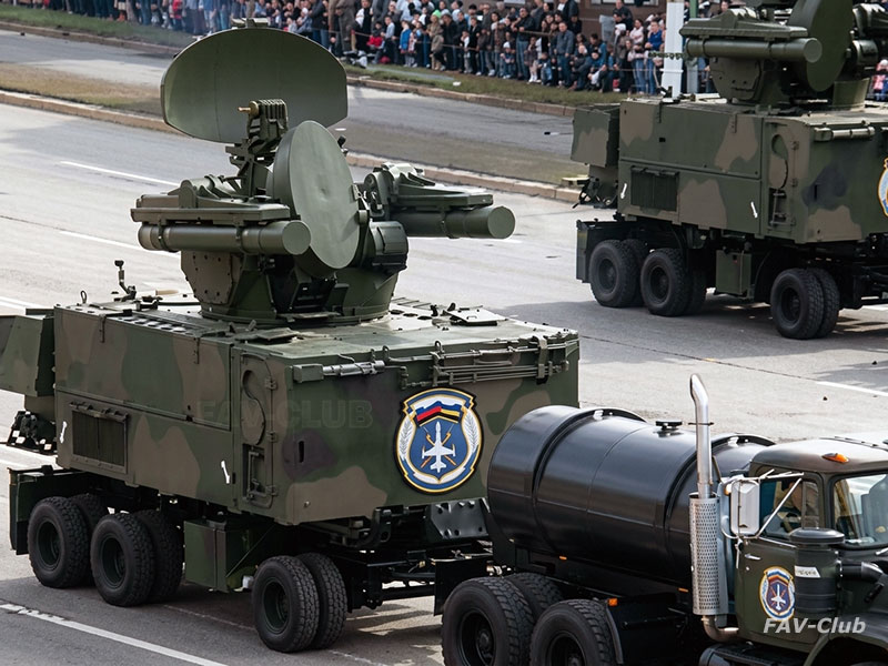 FAV_CLUB's tweet image. #Historia 🇻🇪 | Lanzador de misiles antiaéreos Euromissile Roland 2 del entonces Comando de la Defensa Aérea (CODA) de la Fuerza Aérea Venezolana, finales de la década de 1990. Sistema adquirido en 1984, se mantuvo en servicio hasta principios/mediados de la década del 2000