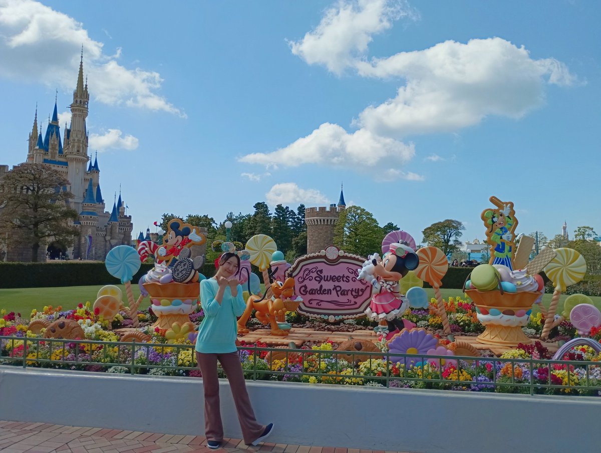 【2026年4月16日(木)今日のハッピースマイル】まみーを10年ぶりの🏰に連れて行きました♪食べたいと思ってたものはおおよそ食べられたし、1時間前に座ったベンチはフロートドンピシャだったし、初バイユー行けたし、閉園間際まほもの20分だったし、なかなかいいアテンドができたのでは!?