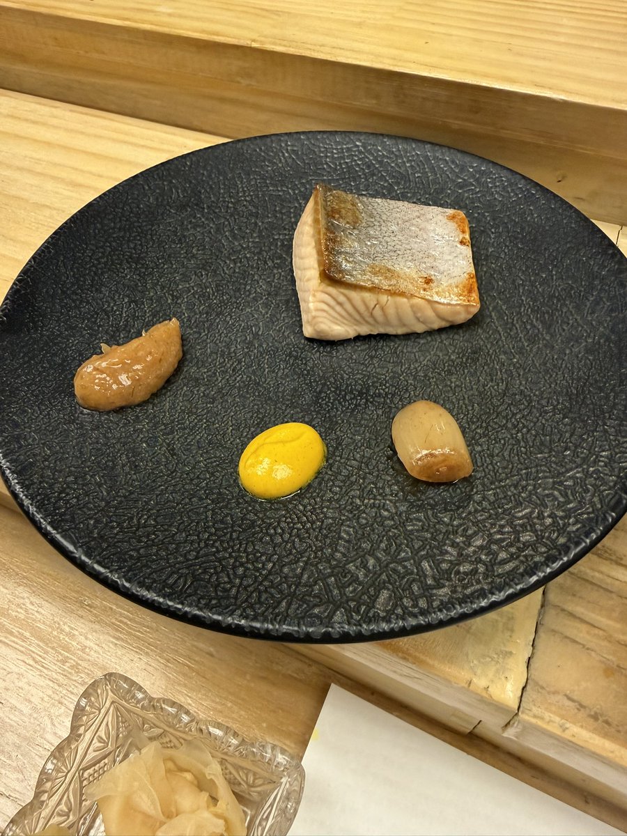 今日は本当にこんな素敵な会食からの
2件目はまあ、そう言うお店で色々と
ありながらも今日は本当に楽しかった😆😆

すすきので飲んだの初めてかな😆😆
記憶と記録に残る会食だったと思います。

本当に明日からの試合が楽しみ😊