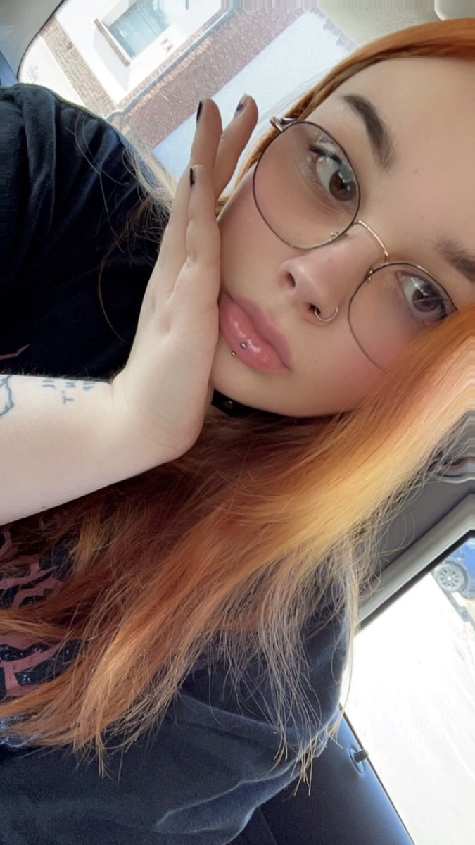 noemi ☾ tweet media