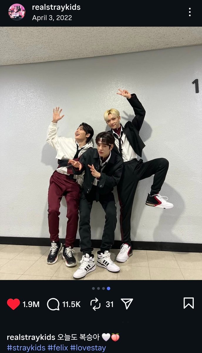 린 𖤐 tweet media