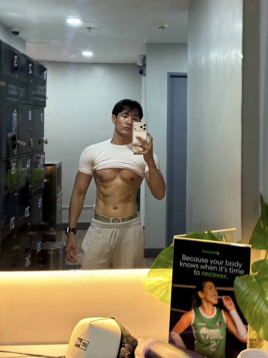 koryandumpling's tweet photo. my muscles are as stiff as my 🍆 every morning when i just wake up. link in my bio 🤫 https://t.co/wCKEYgKdFI