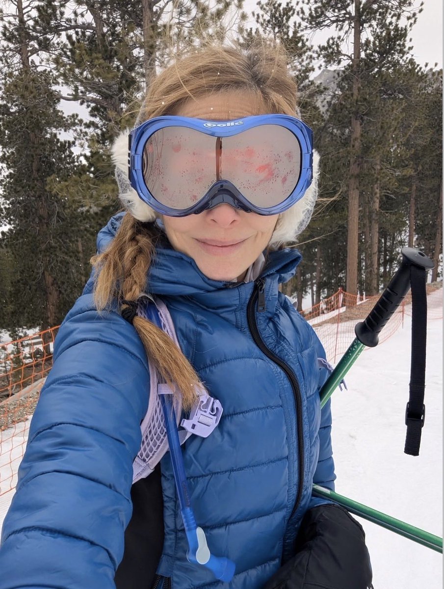 redwound's tweet photo. Escaping our troubles at 8500ft 🌧️❄️⛷️🏔️
Lee Canyon offered a refreshingly different side of Las Vegas than I've ever experienced. It snowed nearly the whole time we were on the mountain. Ember has never felt snowfall and it was a beautiful God wink to watch her catch snowflakes https://t.co/vUW5p7BxwK