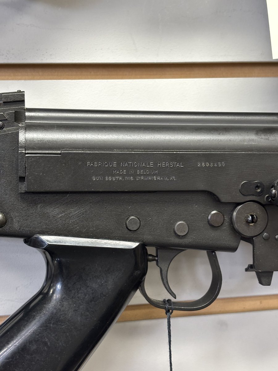 RangeDayBro's tweet photo. How can one tell if this is a genuine FNH FAL? @FN_America https://t.co/QKjPM2WAH2