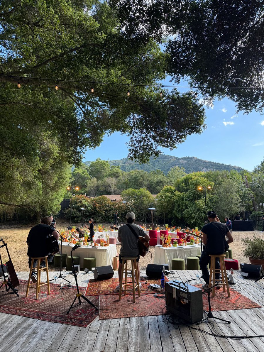 Niall Horan tweet media