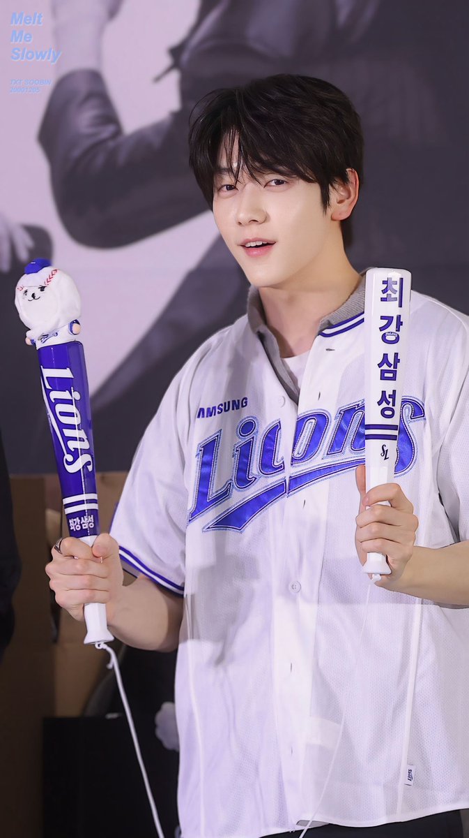 𝙈𝙚𝙡𝙩 𝙈𝙚 𝙎𝙡𝙤𝙬𝙡𝙮 tweet media