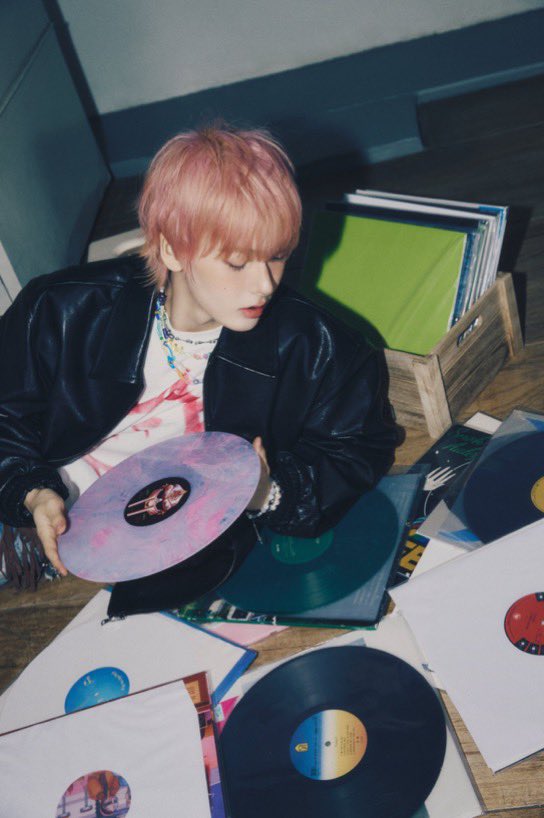 can 🪩 ORANGE RECORD tweet media