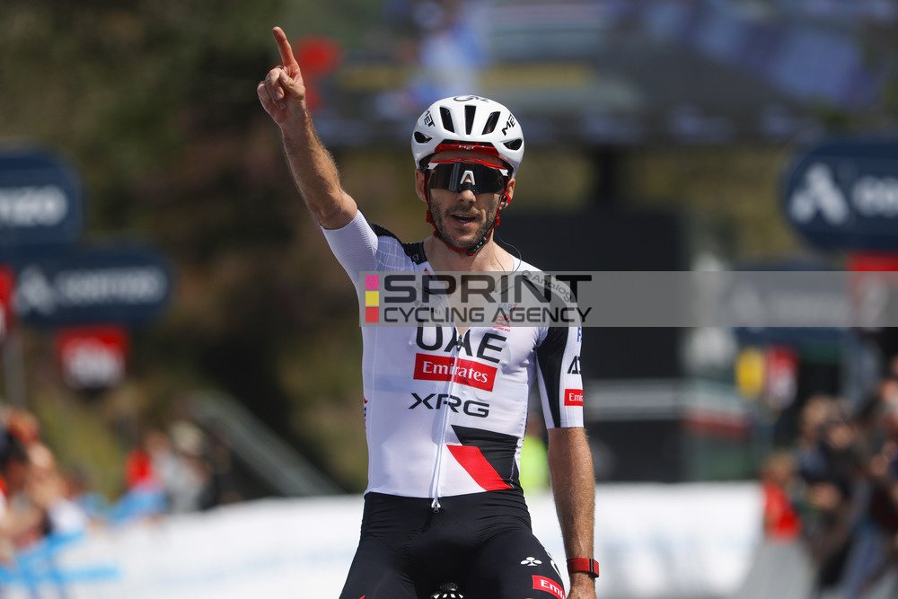 Watts in Cycling tweet media