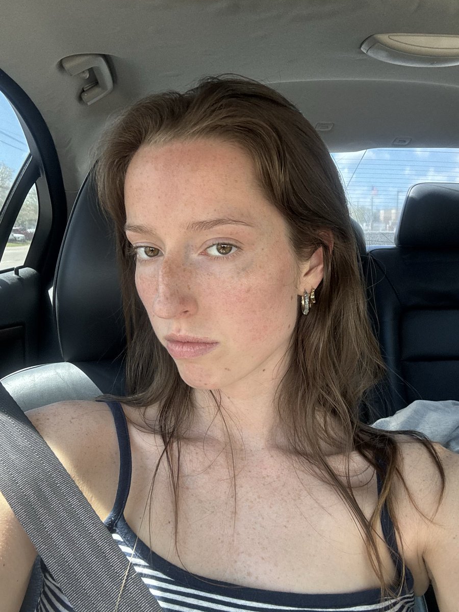 Nicole G tweet media