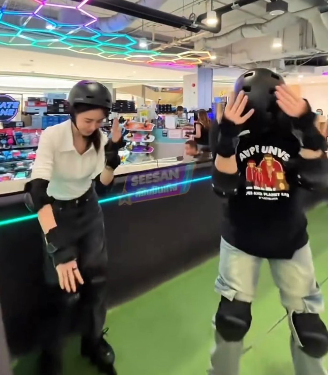 Dragon mom tweet media