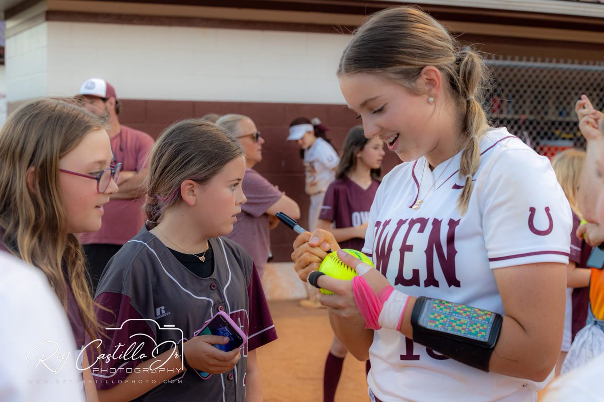 💣 #5 and a great youth night! The future of <a href="/warlassies_sb/">Owen High School Softball</a> softball is bright! 
<a href="/ScGenovese/">Carolina Elite SC National-Genovese</a> 
<a href="/fmu_softball/">FMU Softball</a> 
<a href="/coach_vallee/">Coach Vallee</a> 
<a href="/CoachSBagwell/">Stephanie Bagwell</a>