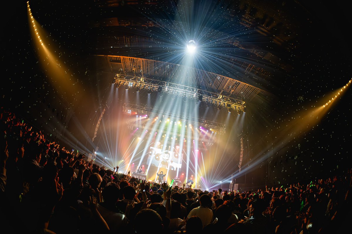 FAKE TYPE. Official tweet media