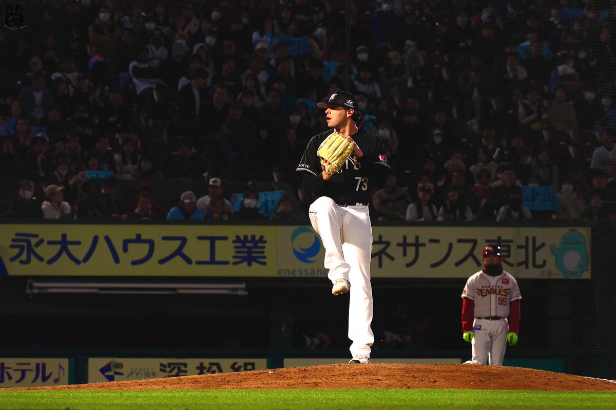 ogawa_gohan's tweet photo. 【 260417 】 楽天最強モバイル
サムロング 選手
あまりにもかっこよくてメロメロです^_^👍
#千葉ロッテマリーンズ #chibalotte #サムロング #SamLong #ロンちゃんにメロメロ https://t.co/8F4CdyTHPa