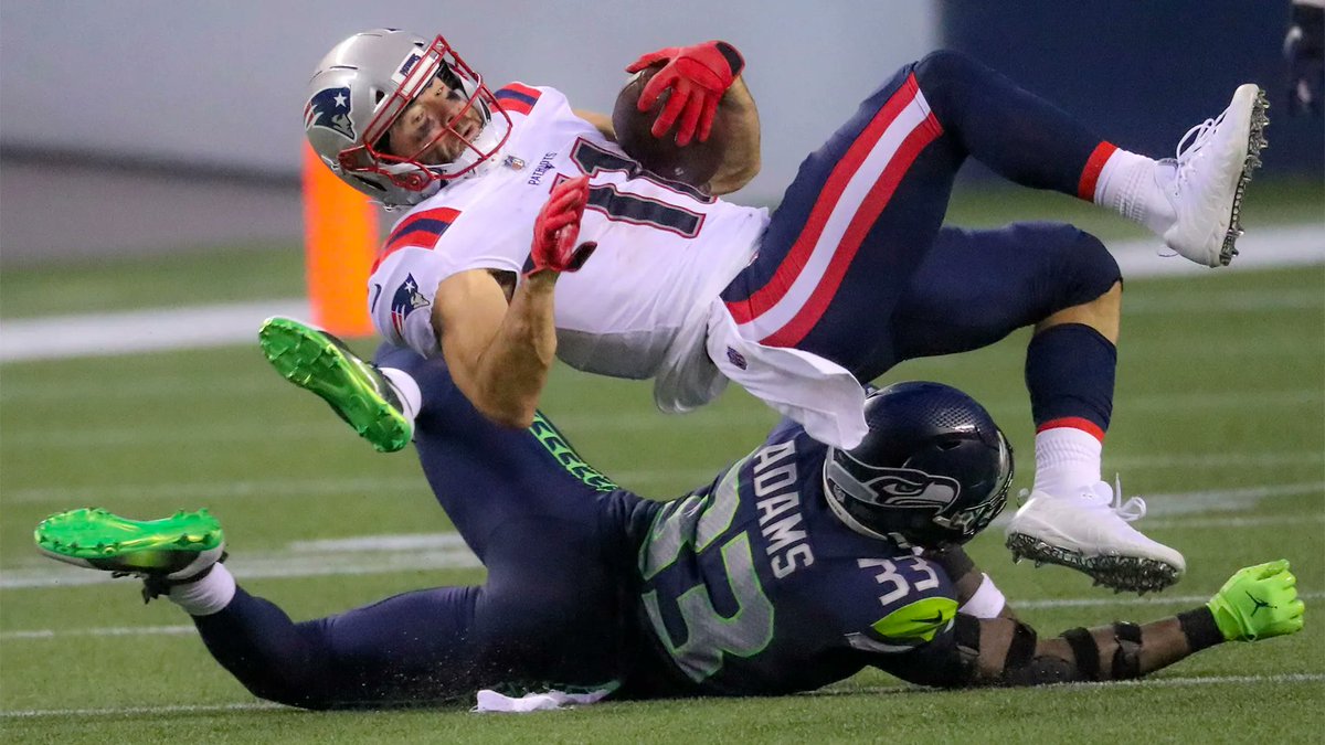 BridgingFoxboro's tweet image. Patriots Legend @Edelman11 Future Hall of Famer! You can't tell the story of @TomBrady 🐐 with out the Edelman chapters.
#foreverNE 
#NEPats   
Day 766