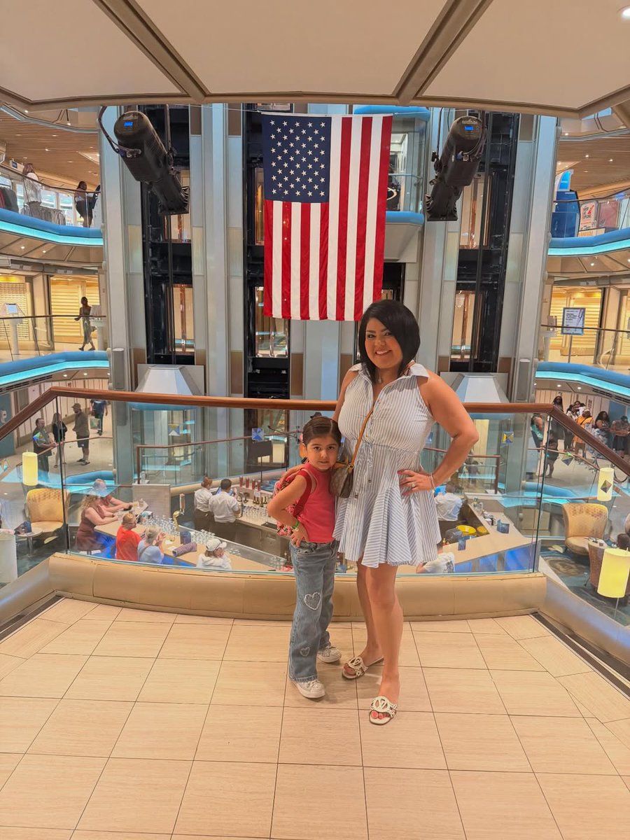 Carnival Cruise Line tweet media