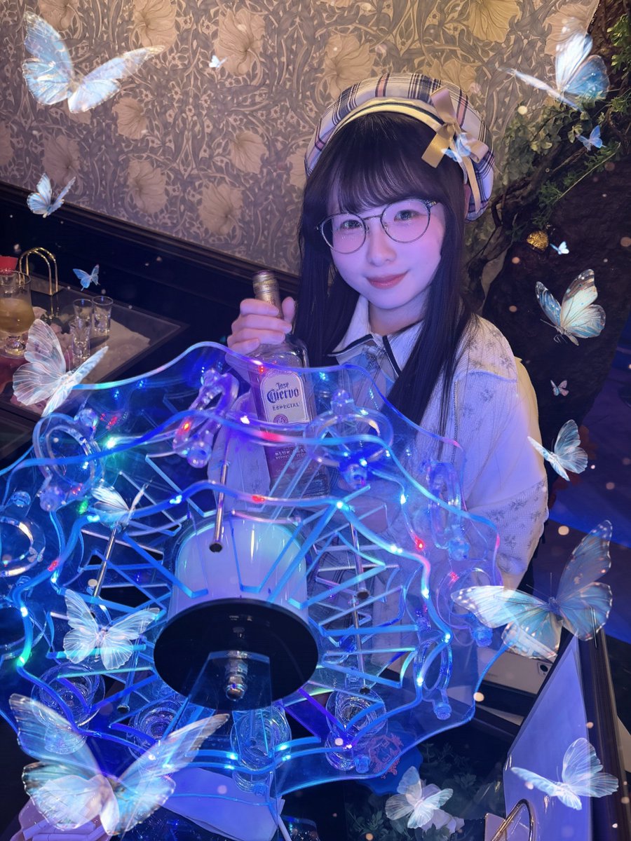 RoyalDrop_maid's tweet image. 💎しおねちゃん@royaldrop_shio の
素敵な新入生さん達から🎠🪄

VIP席でテキーラ観覧車2周🎡💡
ありがとうございます🎵ﾐ

華金大盛り上がりです🌸✨
#秋葉原 #コンカフェ #魔法学校