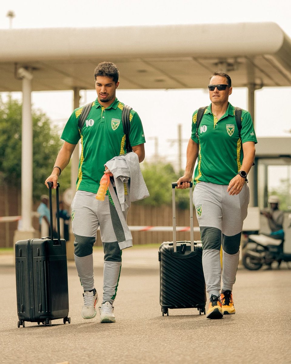 goldenarrowsfc1's tweet image. DBN ✈️ JHB 🚌 Rustenburg 

#10betgoldenarrows #sthendeway #greenandgold