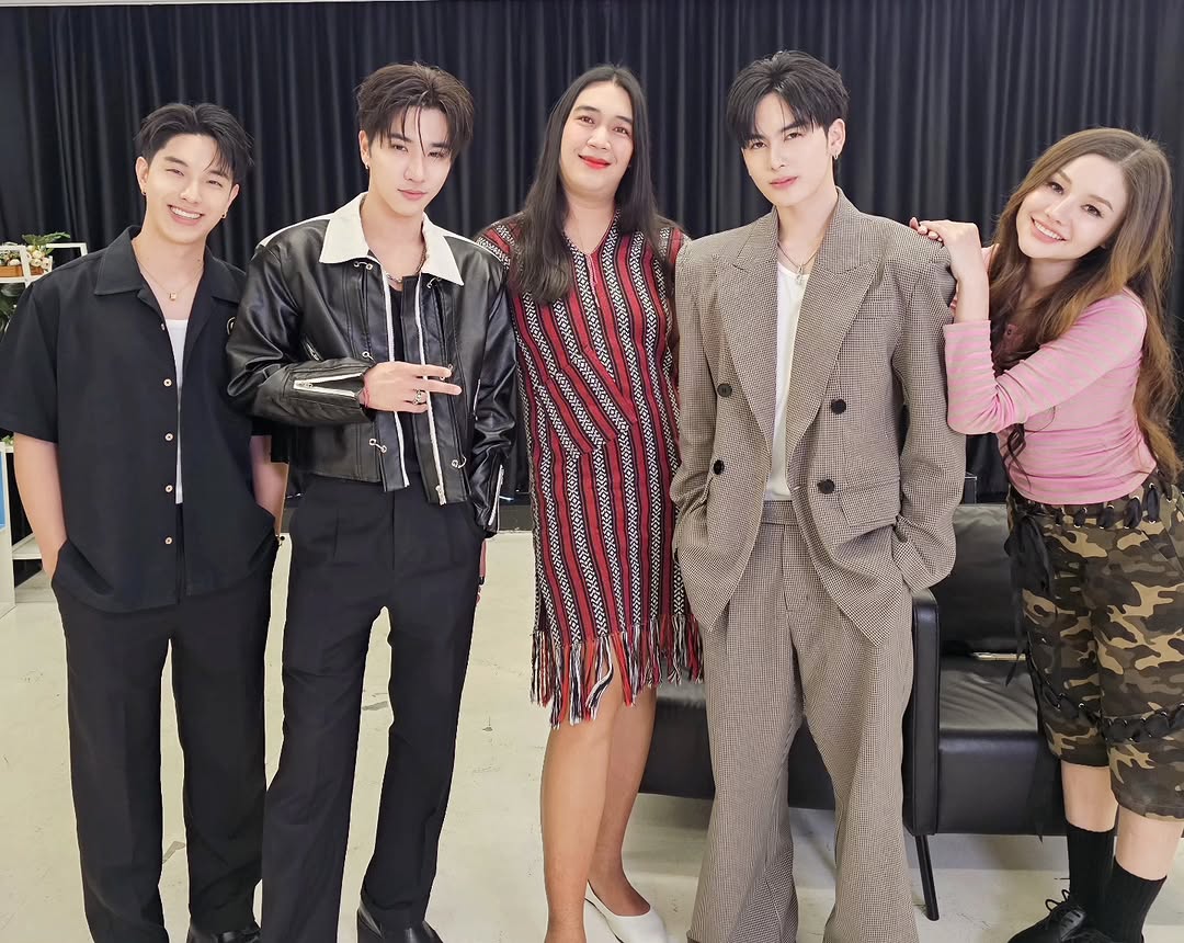 ppe2003perth's tweet image. "  ครูพบเมฆ กับ ครูโซลาร์ เอ๊ะ! หรือ ลุงโจร กับ น้องซัน 😊🥰
@.perthppe @.santa.pp "

IG jt_juntrue

#PerthSanta #เพิร์ธแซนต้า
#KDPPE #PerthTanapon #Santapp
#LoveYouTeacherSeries