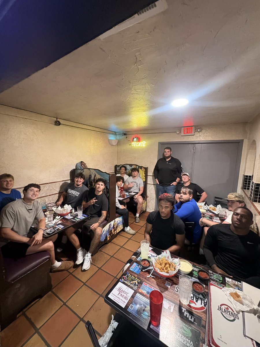 SoutheasternFB's tweet image. More than football.
Community service. Brotherhood. Accountability.
Team 6 leading the way ! #SavagE⚡️