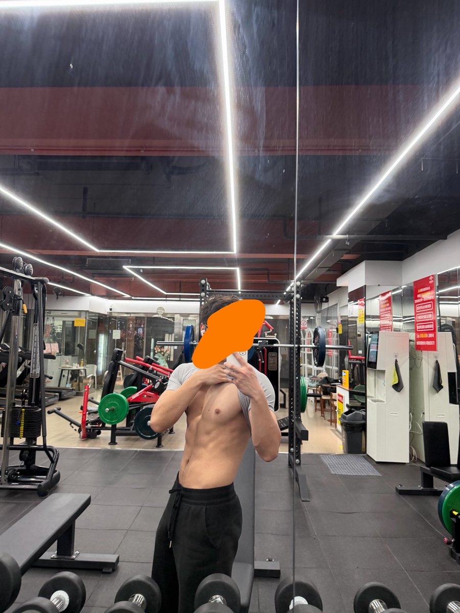 困在阴雨天 tweet media