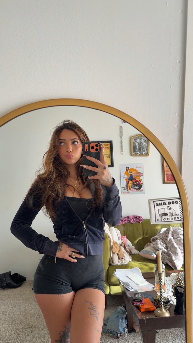 beachyizzy tweet media