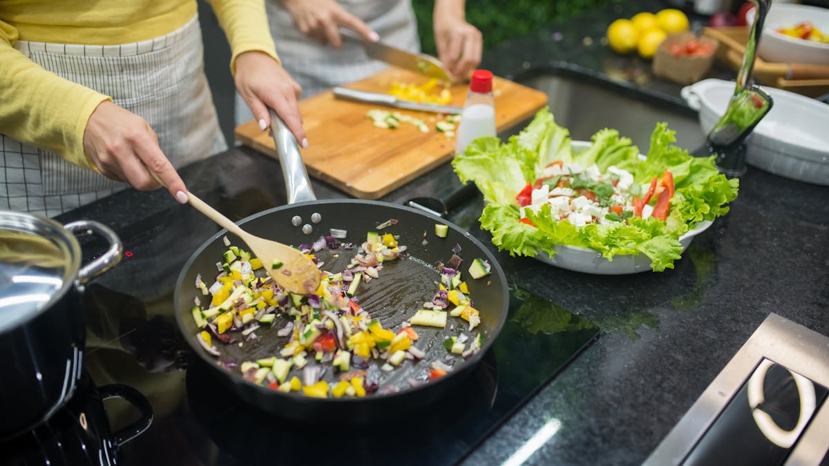 onlinedot's tweet photo. How to Use Leftovers to Create New and Exciting Meals

Leftovers don’t have to be boring 🍽️✨ Turn last night’s meal into something totally new with simple tricks, bold flavors, and zero waste. ♻️🔥

https://t.co/R8AZdWLH9O 

#FoodTips #ZeroWasteCooking https://t.co/wrFLqJF7FS