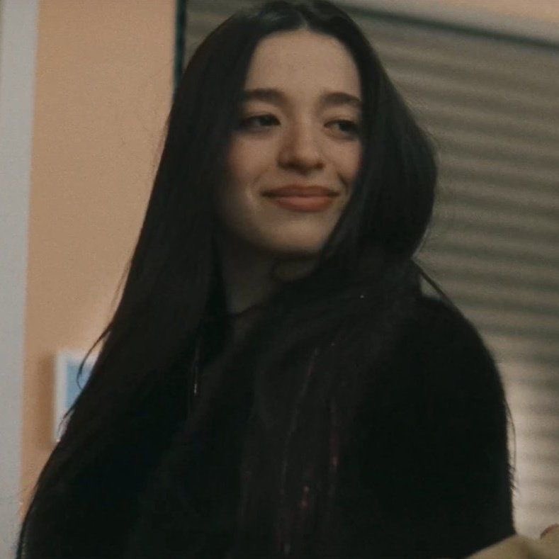 ‍‍ ⦮ ⦯ ⟆ ‍‍ MISS ‍‍ FATALE ‍‍ .’ tweet media