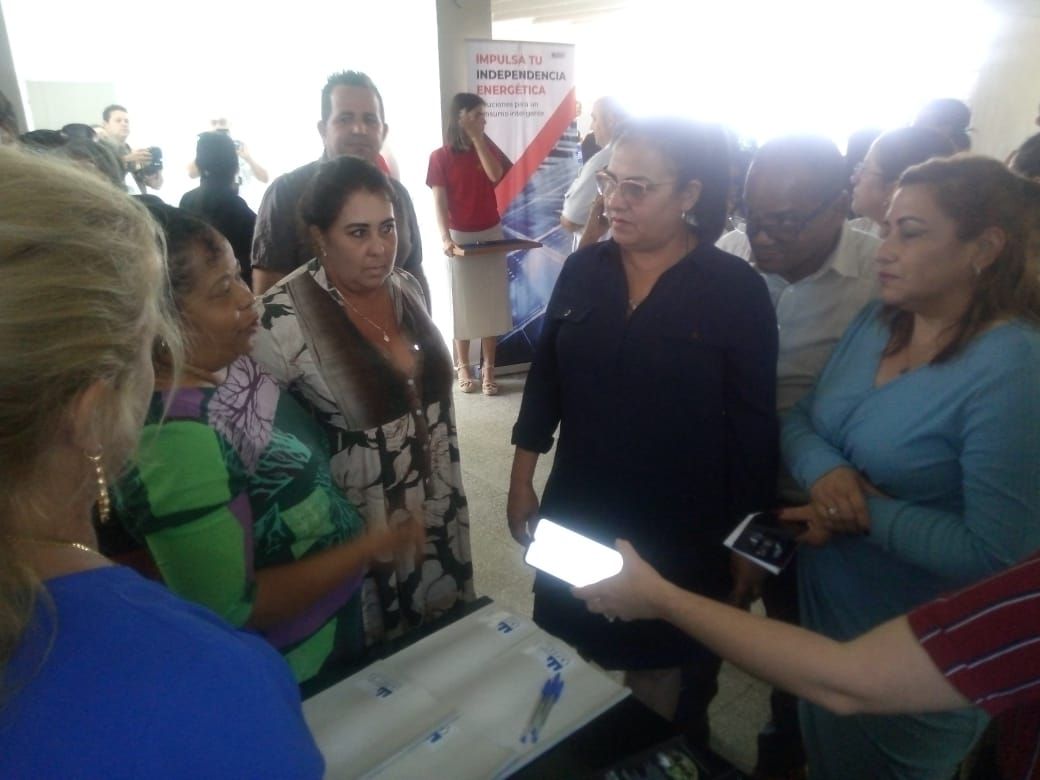 #NexosVaPorMás 🇨🇺Las máximas autoridades del Partido y el gobierno de #VillaClara sostuvieron intercambio con las directoras generales en el estand de #NEXOSVC.

#RevolucionEsConstruir
#ProyectandoElFuturo
#VillaClaraConTodos
#LaPatriaSeDefiende