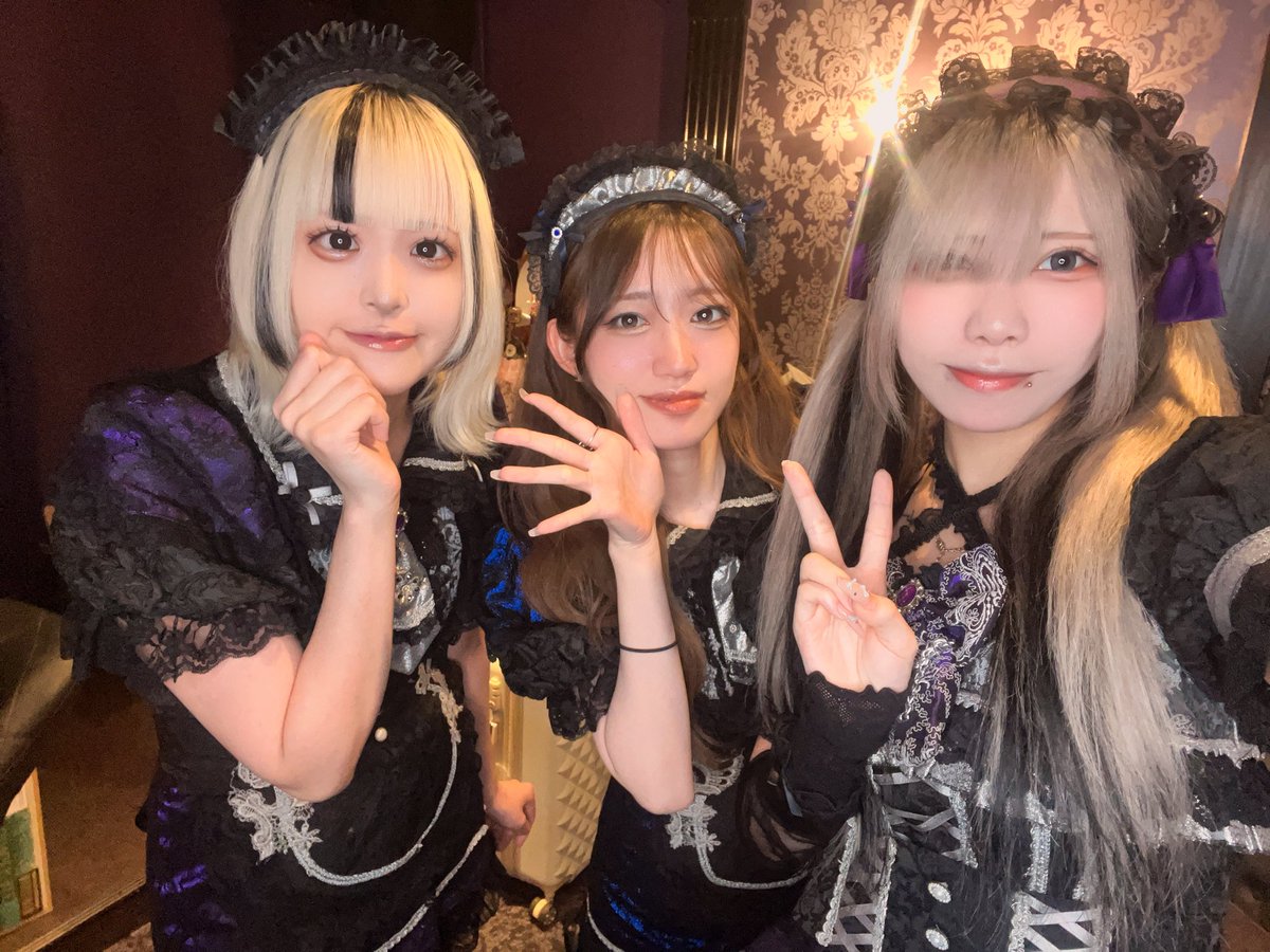Villains_night's tweet photo. 👑 Villains Midnightオープン👑
24:00-5:00 (Lo.4:15)

電子タバコ🆗フード持ち込み無料

課長@kacho_maid_ 
かれん@__154en 
きら@kirax_qzZ 

ご来館お待ちしております🌙.*
 #コンカフェ #新宿コンカフェ  #歌舞伎町コンカフェ https://t.co/dN1rAX2KPe
