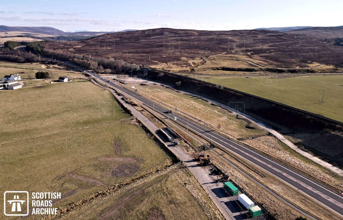 ScotRoadArchive's tweet image. This week in 1979, the A9 Dalmagarry to Bogbain scheme was opened to traffic. It was built by Wm Tawse Ltd. The current and former alignment of the road can be seen in this photo. The dualling of the A9 here is expected to be completed in 2027.

#archives #inverness #scotland
