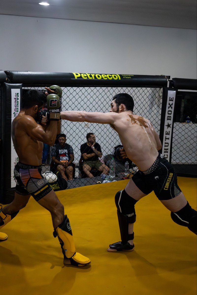 MelkCostaCauthy's tweet image. A normal Thursday #sparring