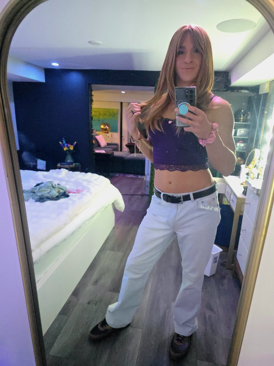 SissyCdNatasha's tweet photo. Life update - my wife finally fully accepted me as her sissy cuckold /crossdresser that loves BBC so now I can be pretty and flirt with or hookup with men whenever I want! 🥂🔥 https://t.co/Uy5rz9SZEI