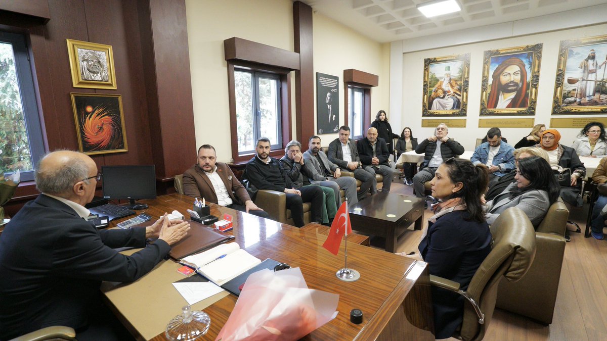 Bugün Kartal Cemevi Vakfı’nı ziyaret ederek, yeni dönemde görev üstlenen Cemevi Başkanı Sayın Şahin Meral ve kıymetli yönetimiyle bir araya geldik.

Nazik ev sahiplikleri için teşekkür ediyor; ortak değerlerimiz etrafında buluşarak dayanışmayı büyütmeye devam ediyoruz.