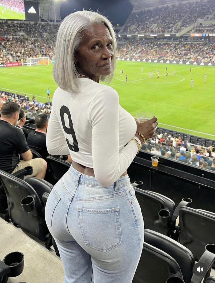 Henry Light (CERTIFIED PLAYBOY) tweet media