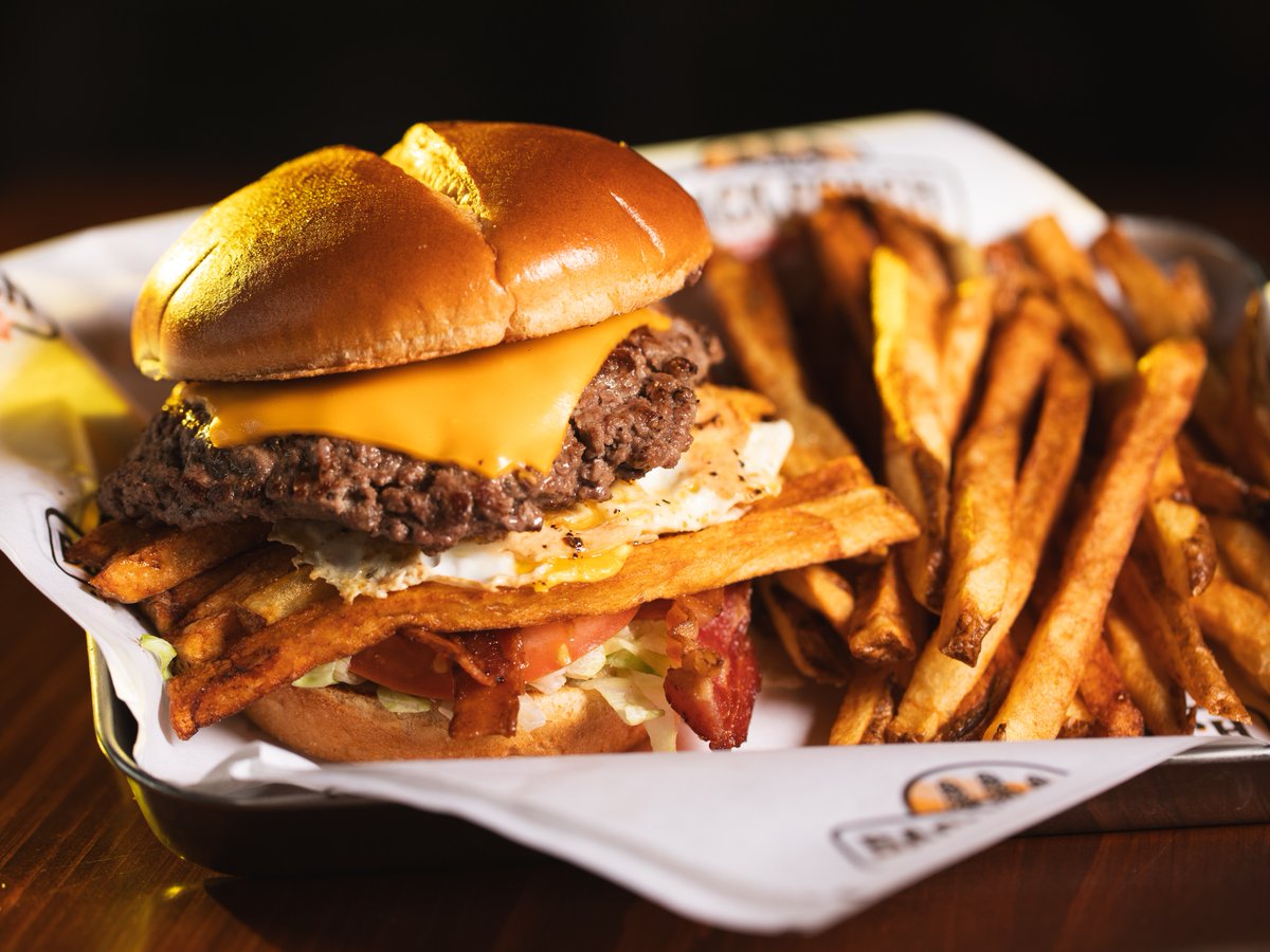 BackPorchTx's tweet image. Taking you to the farm today!!

#farmhouseburger #egg #thebackporchkilgore